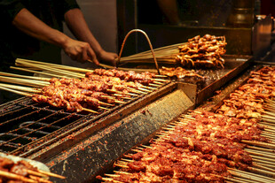夜市美味烧烤诱人场景
