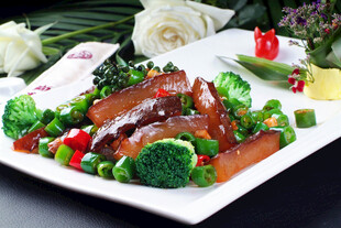 西兰花炒肉摆盘精致