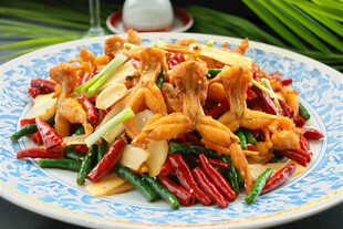 香辣美味炒牛蛙