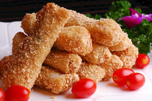 香酥芝麻鸡块配小番茄