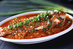 香辣可口的红烧鱼