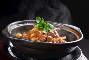 美味砂锅炖肉