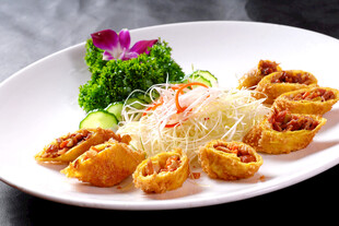 美味炸馄饨摆盘精致