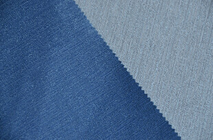蓝灰拼接布料纹理特写
