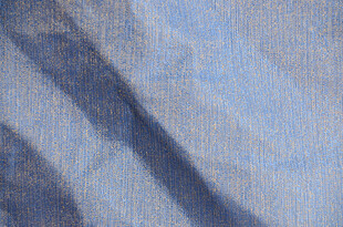 浅蓝色褶皱布料纹理