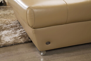 米色真皮沙发底部细节