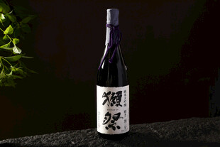 日本糊塗象清酒酒瓶展示