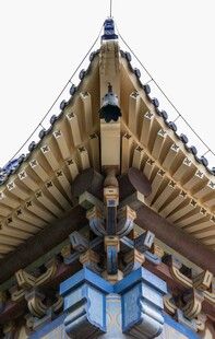 中式古建筑屋檐精美一角