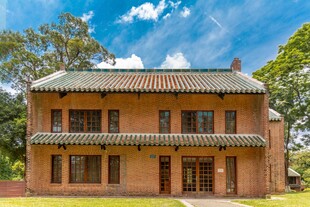 中式两层庭院住宅外观