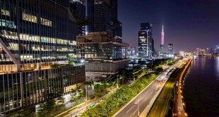 城市夜景河畔璀璨风光