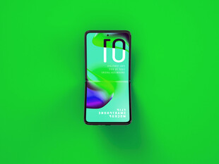 绿色背景下的智能手机展示