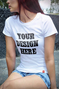 女士白色T恤展示样机