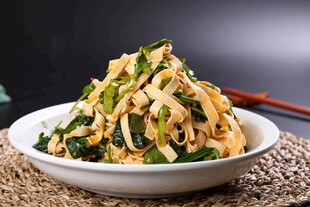 菠菜拌千张