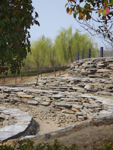 户外石砌景观场景