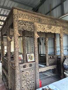 古色古香雕花床