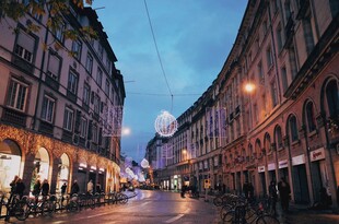 夜幕下的欧式街道美景
