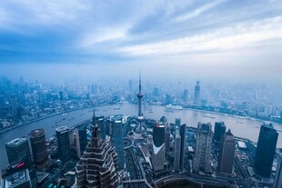 俯瞰繁华都市天际线