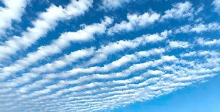 蓝天白云梦幻云层景观