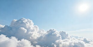 蓝天之上的壮丽云海