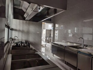 现代风格不锈钢厨房空间