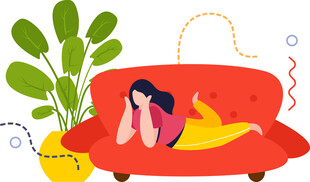 女子惬意躺沙发放松时刻