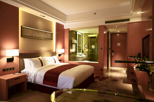 豪华温馨的酒店卧室场景