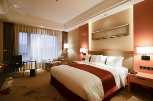 豪华酒店客房温馨场景