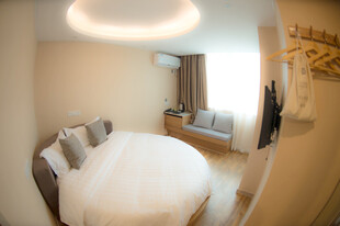 温馨卧室室内场景展示