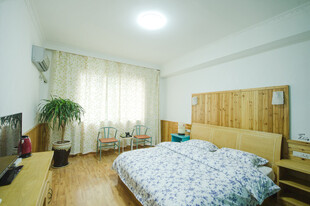 温馨简约卧室室内场景