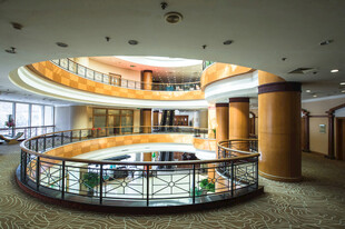 豪华多层室内建筑空间