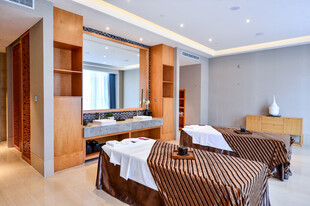 现代豪华双人理疗按摩室