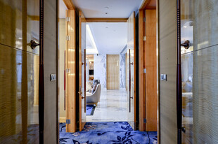 走廊尽头的静谧空间