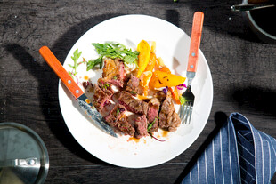 美味牛排摆盘精致