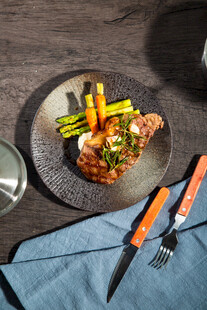 精致摆盘的创意美食