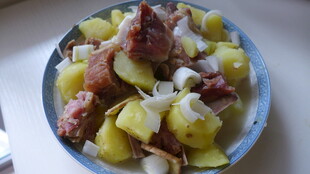 土豆培根炒洋葱拼盘