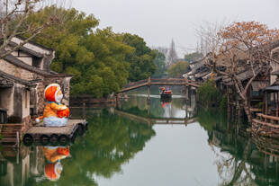 乌镇国潮风水乡古镇河道小船商业