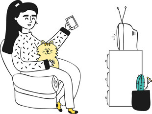 女子坐沙发玩手机逗小狗