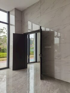 现代简约风格室内玻璃门