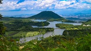 山峦河流壮美自然风光