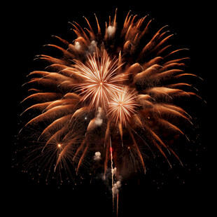 绚丽烟花绽放夜空