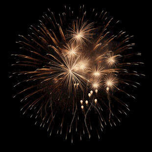 金色烟花绽放夜空