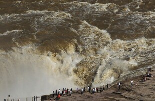 壶口瀑布壮观景象