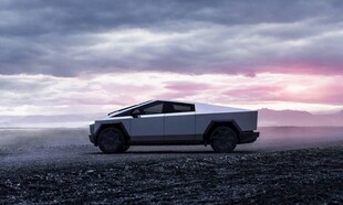 旷野中的时尚皮卡