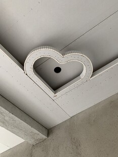 心形天花板装饰灯具