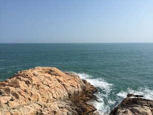 海边礁石