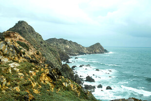 海岸山峦