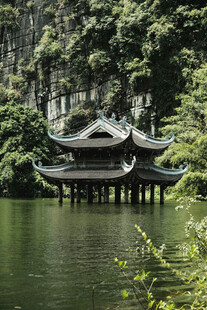 湖畔古亭