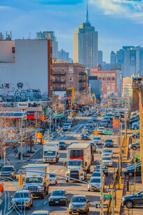 城市拥堵交通景象
