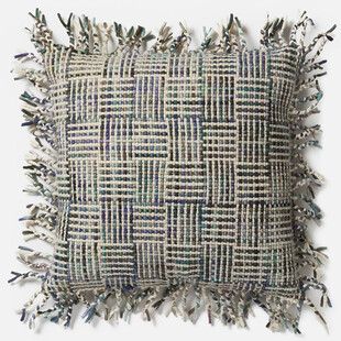 条纹流苏装饰抱枕