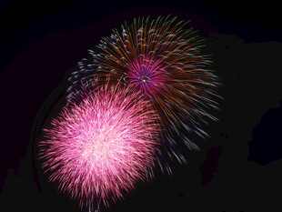 绚丽绽放的多彩烟花